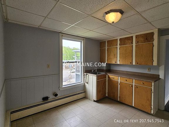 3rd image of 64 Elm St APT 3