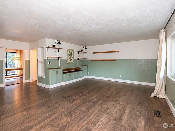 5th image of 1390 Sidney Ave