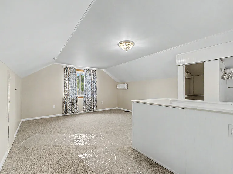 15587 Russell Ave — Photo 22