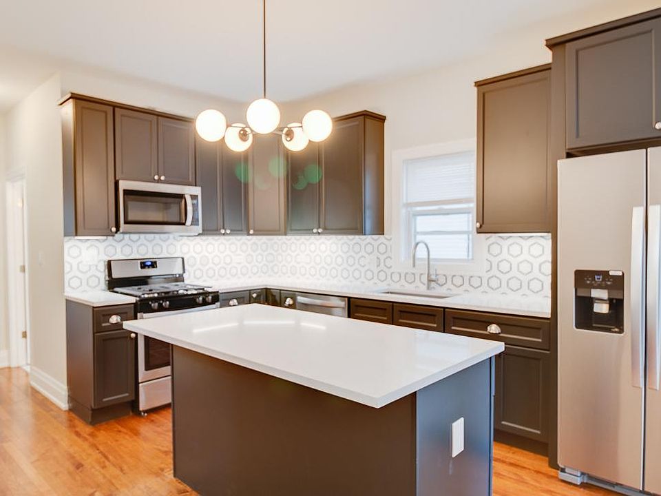 1st image of 3138 N Lawndale Ave #1