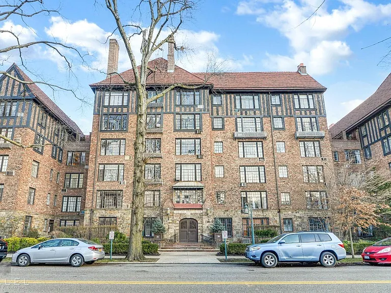 20 Continental Ave #4U — Photo 11