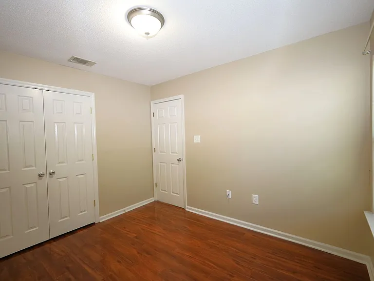 413 Bryson Cir — Photo 7