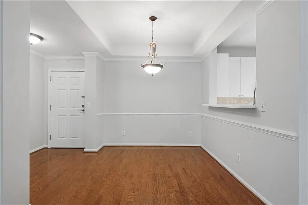 2 bed, 2.0 bath, 1350 sqft, $3,000 — Photo 4