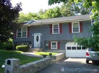 5 Hemlock Rd, Naugatuck, CT 06770