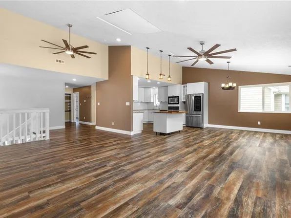 1172 Birdneck Lake Dr, Virginia Beach, VA 23451