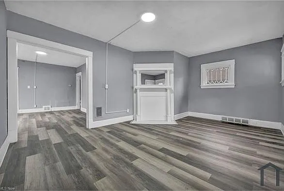 1114 E 112th St #2 — Photo 16