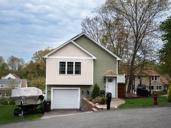 230 Manila Ave, Woonsocket, RI 02895