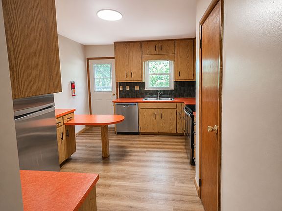 2nd image of 172 Macon Ave APT 1