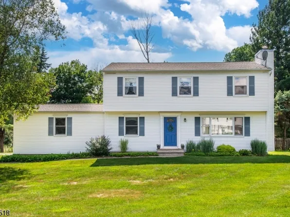 6 Partridge Ln, Washington Twp., NJ 07853