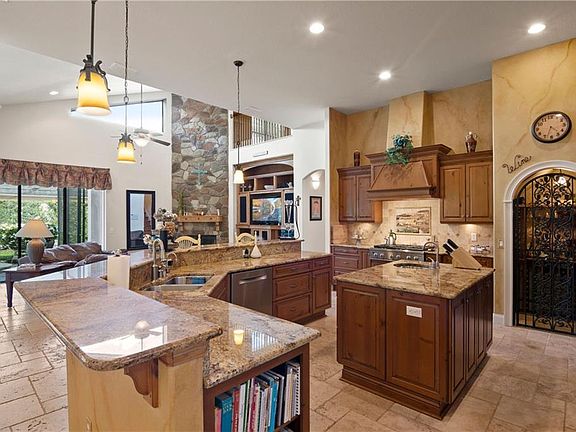 3rd image of 100 Ellington Pl