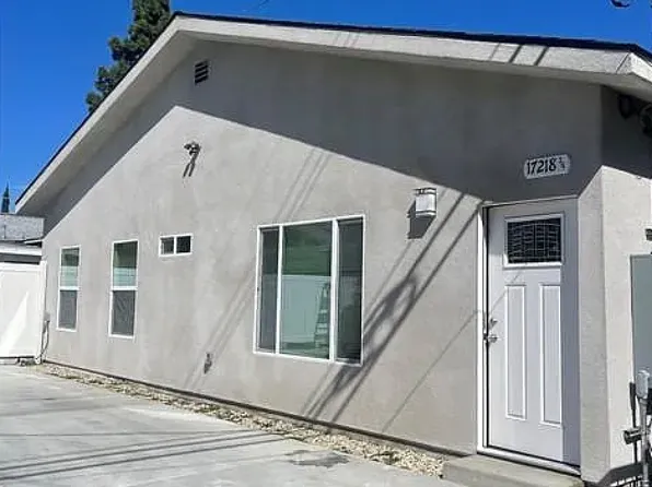 17218 3/4 Devonshire St, Northridge, CA 91325