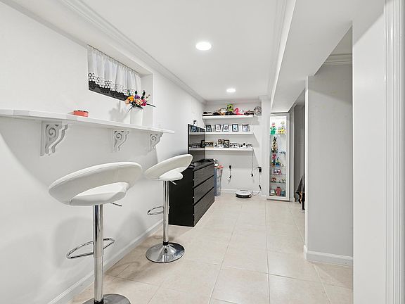 4th image of 8715 258th St