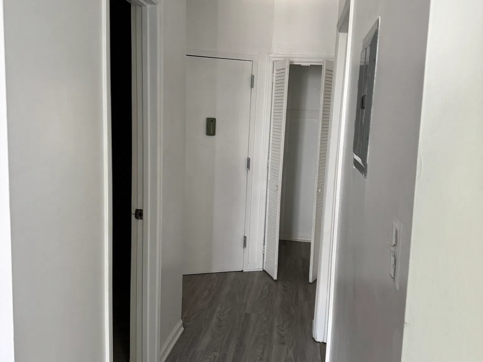 4 bed, 1100 sqft, $4,100 — Photo 4