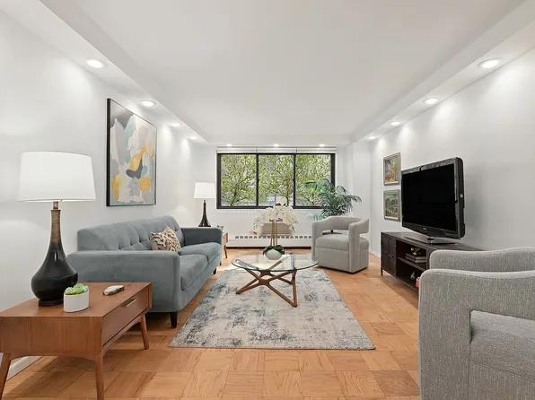 16 W 16th St APT 3HS, New York, NY 10011