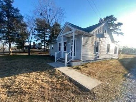 4th image of 404 Taylor St