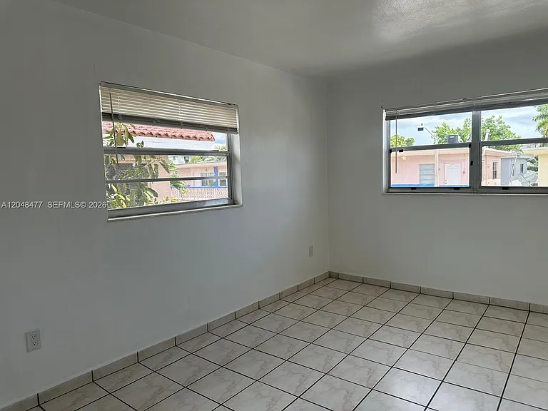 7860 Harding Ave #4B — Photo 6