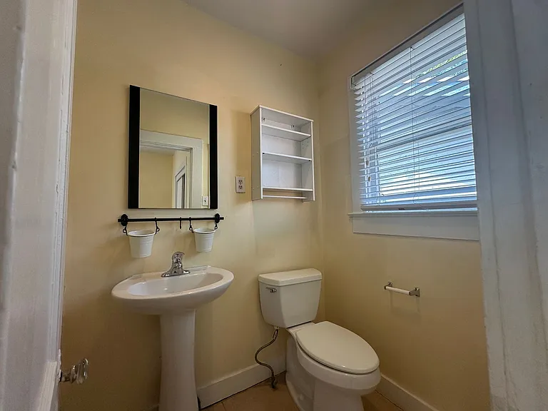 1803 Nueces St — Photo 15