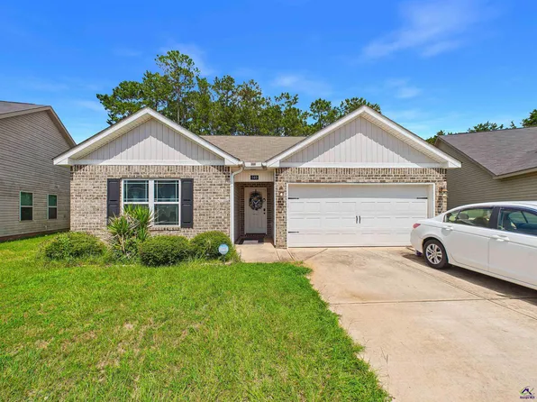 140 Sourwood Ln, Warner Robins, GA 31093
