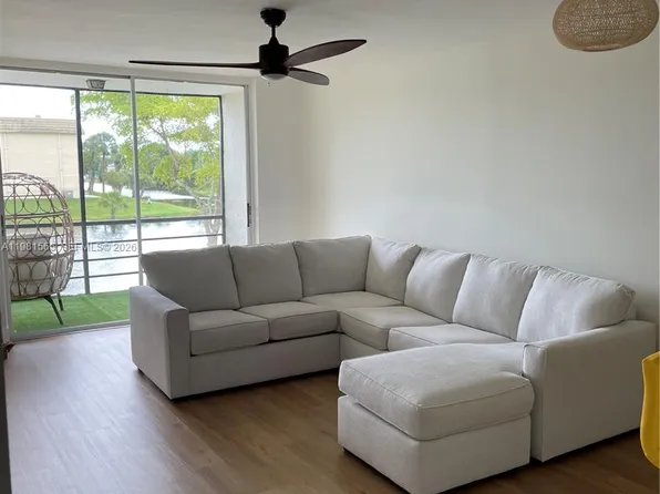 8465 Sunrise Lakes Blvd APT 205, Fort Lauderdale, FL 33322