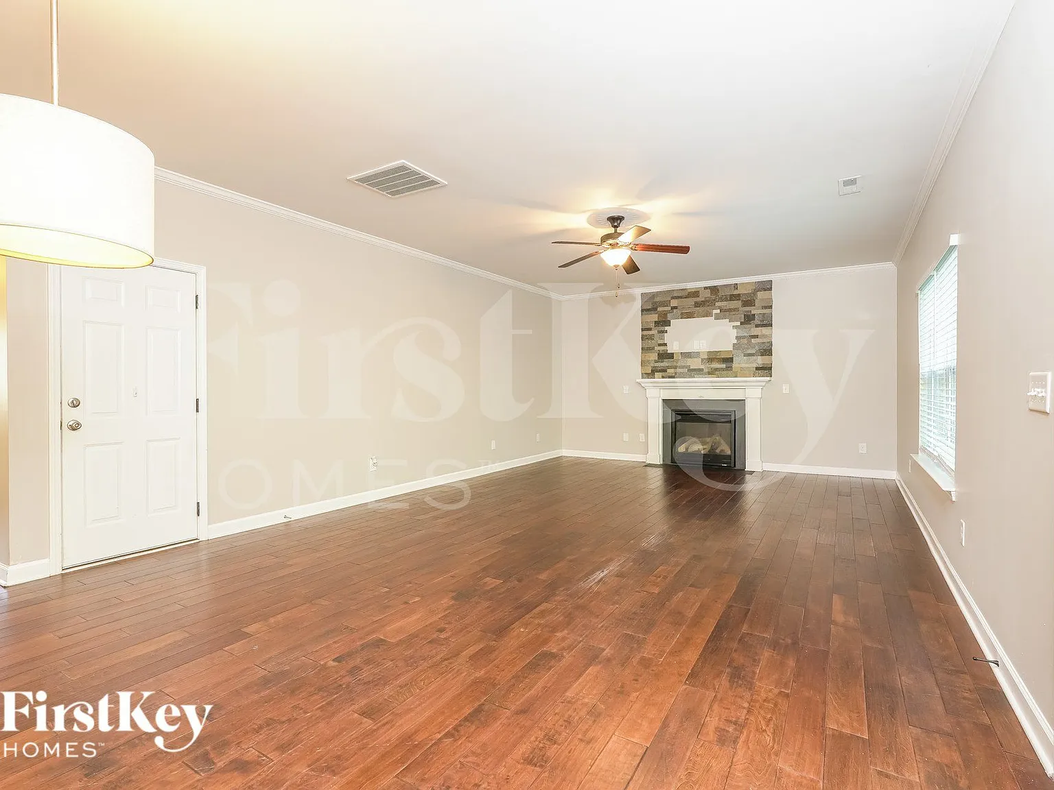 4 bed, 2.5 bath, 2536 sqft, $2,785 — Photo 2