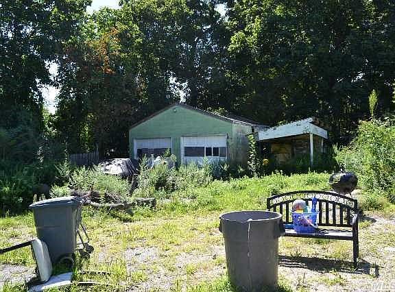 3rd image of 19 Burns Ave