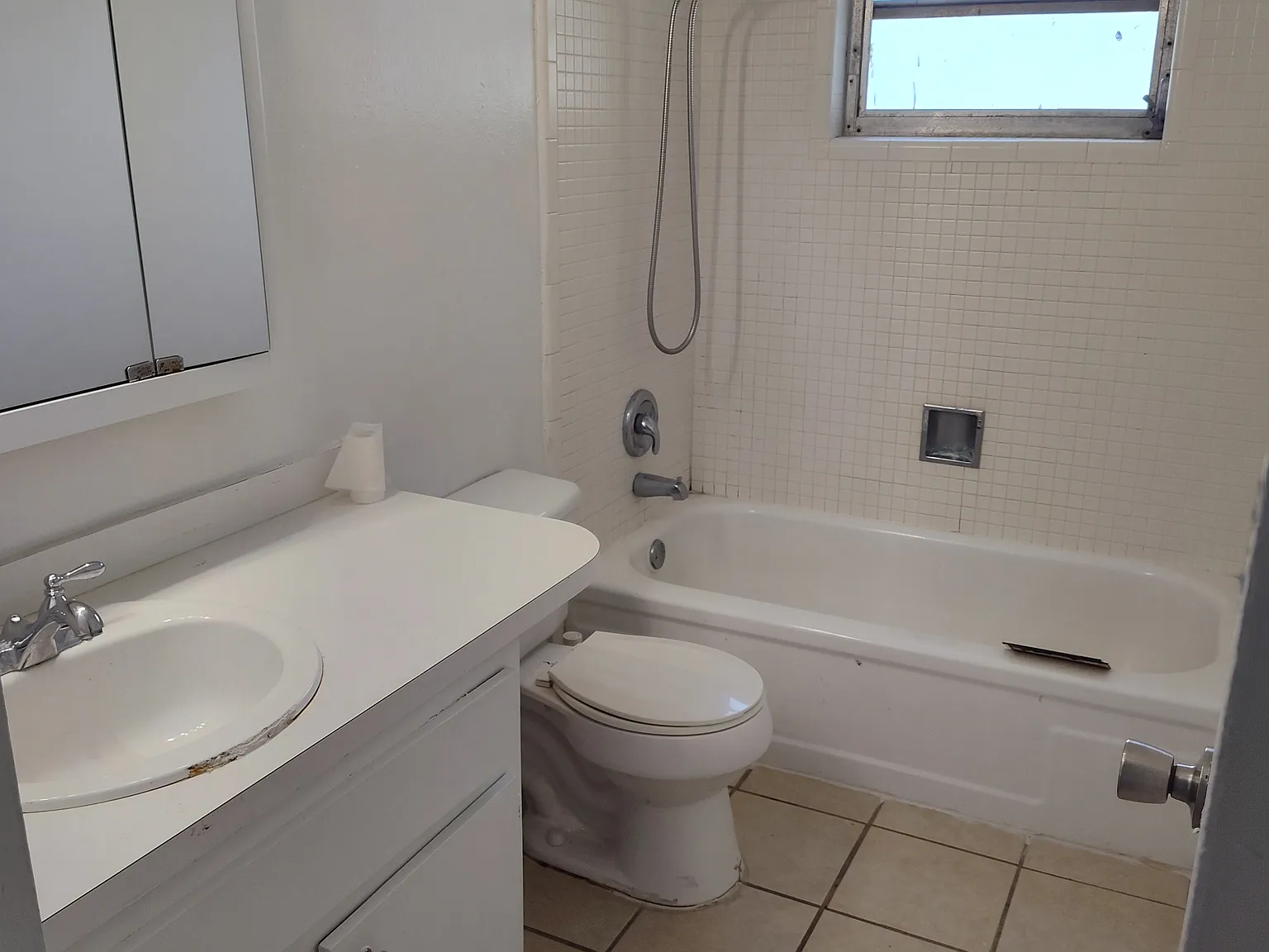 4 bed, 1404 sqft, $1,800 — Photo 4