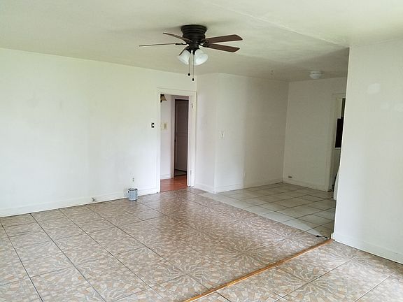 4th image of 3635 Greenbriar Dr