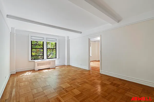 Rented by Arwell Realty | media 6