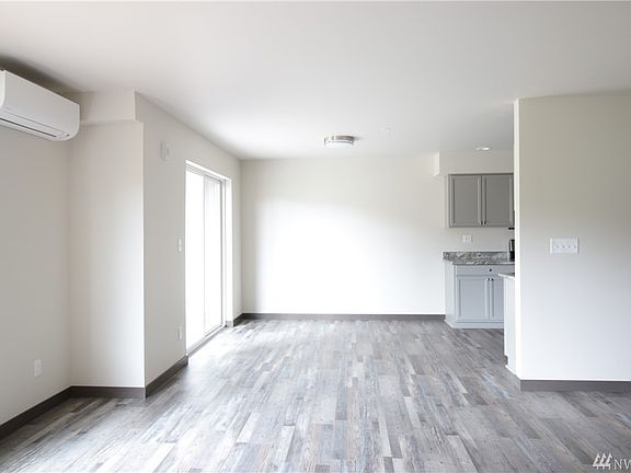 5th image of 1621 SW Mulberry Pl #D101