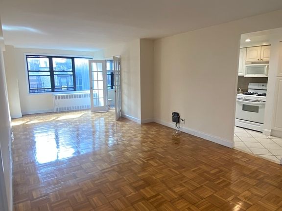 3rd image of 141 E 89th St APT 5B