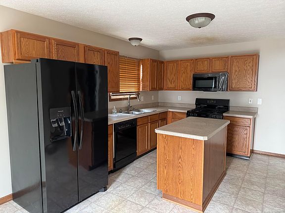 5th image of 1121 Waterview Ct