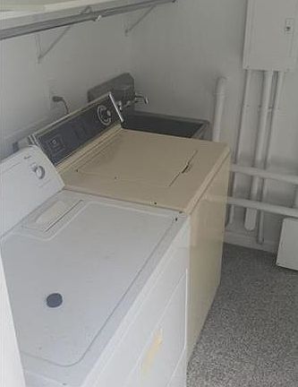 4th image of 18190 Oleta Dr