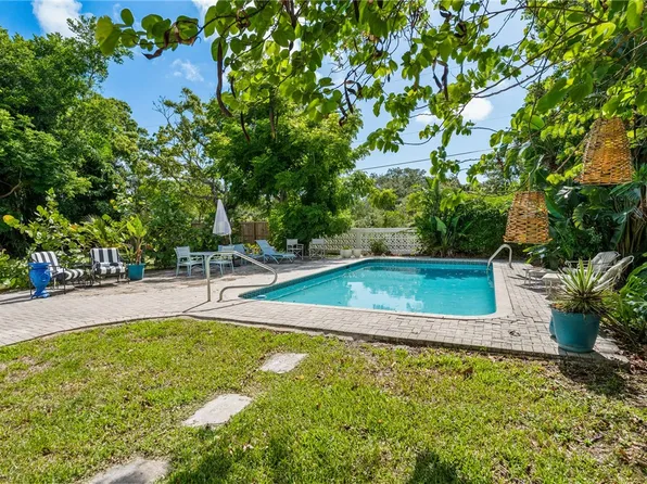 2332 20th Ave, Vero Beach, FL 32960