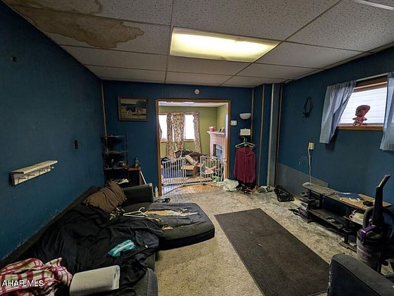 4th image of 125 E 4th Ave