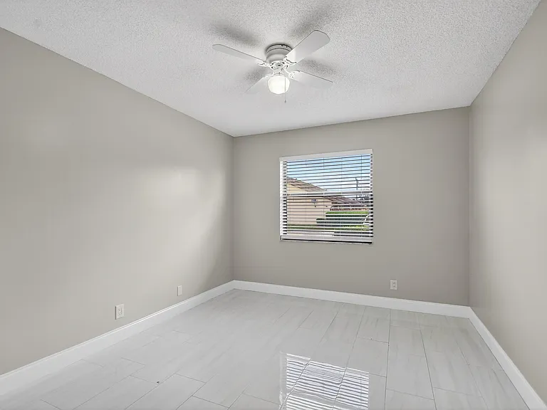 484 Springdale Cir #48D — Photo 30