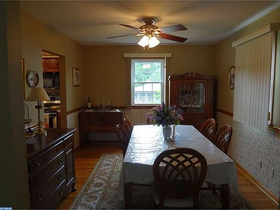 4th image of 2414 Hartley Pl