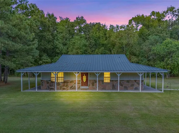 1076 Wallisville Liberty Rd, Wallisville, TX 77597