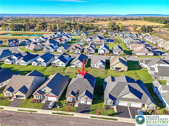 3rd image of 3814 Victors Way