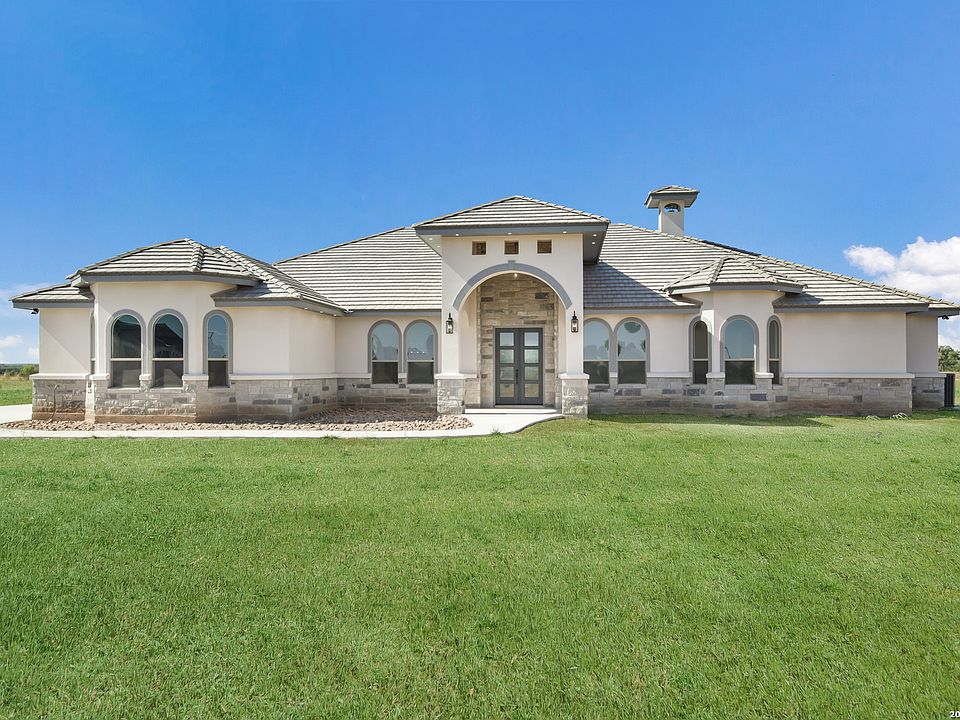 1st image of 252 Venado Oaks