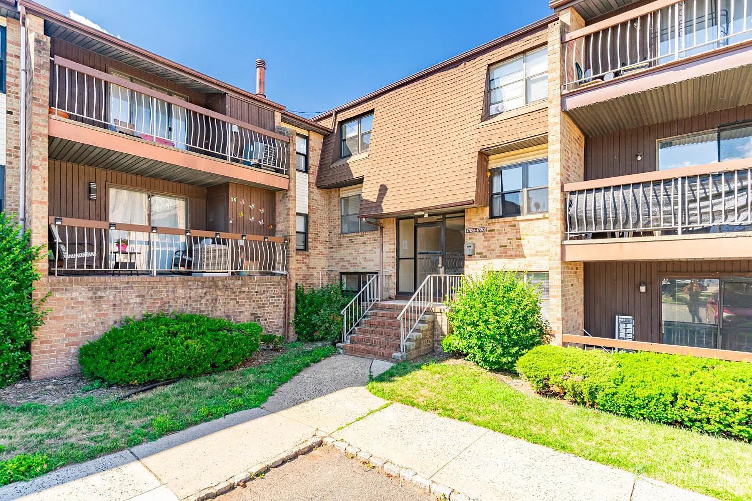 1 bed, 1.0 bath, 932 sqft, $1,850 — Photo 2
