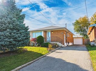 206 Warren Ave, Hamilton, ON L9A3E3