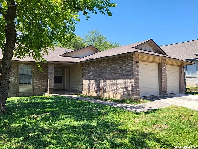 3 bed, 2.0 bath, 1100 sqft, $1,250 — Photo 2