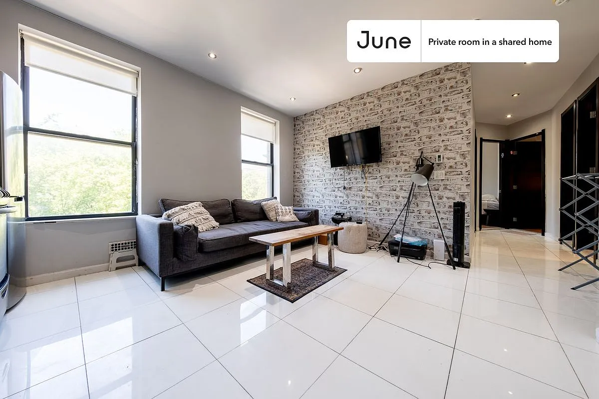 Full bedroom in 3 bed/2 bath home in Central Harlem #1871 C — Photo 2