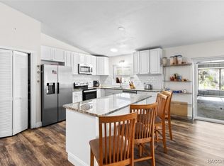 9480 W Caravan Path, Crystal River, FL 34428