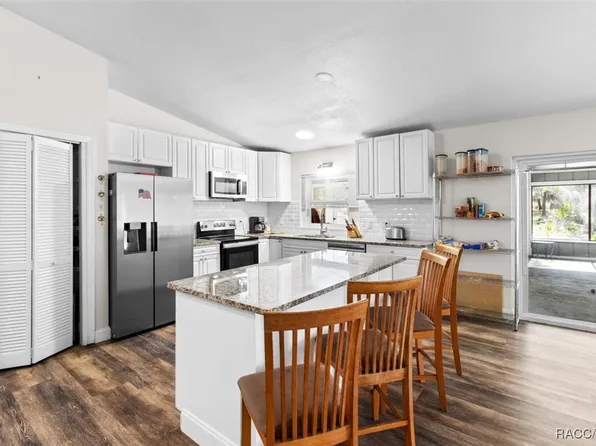 9480 W Caravan Path, Crystal River, FL 34428