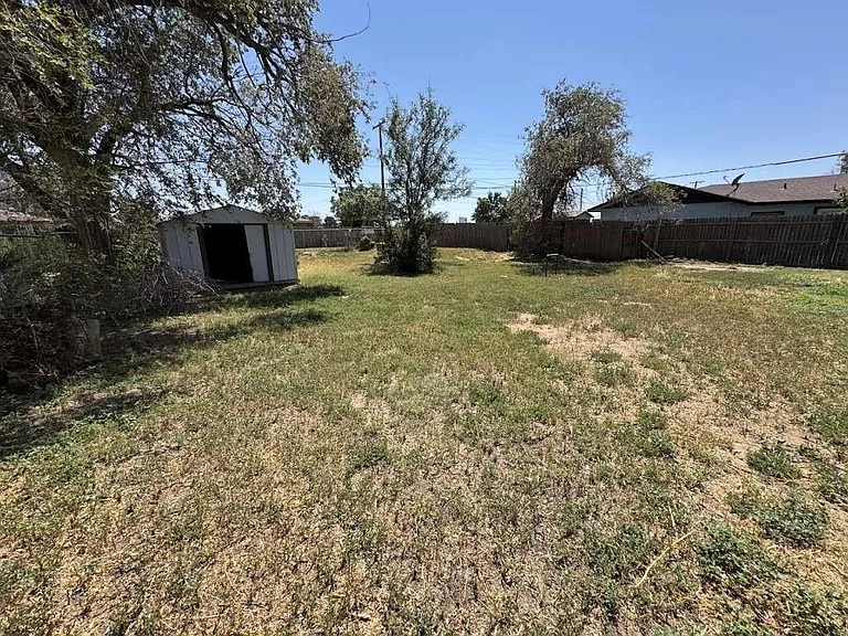 904 E Stanford St — Photo 21
