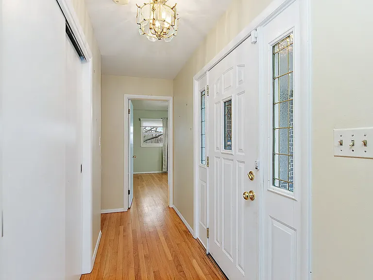 1000 Jackson Ave — Photo 6