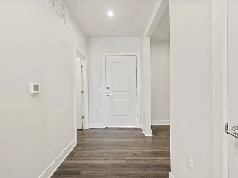 100 Saint Ives Pl #304 — Photo 13