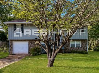 323 River Chase Dr, Jonesboro, GA