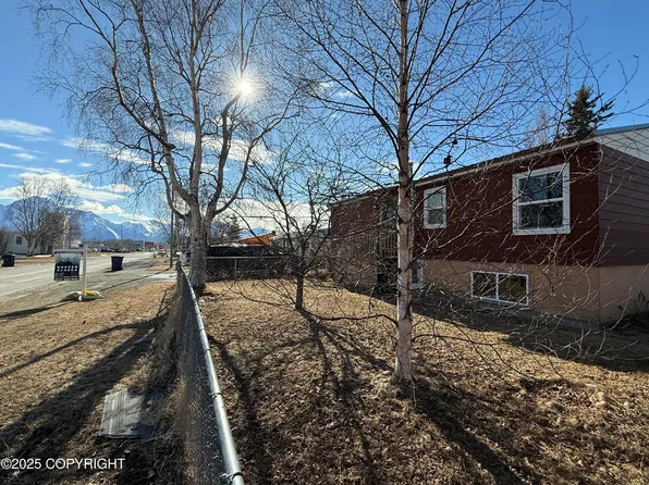 416 S Bailey St, Palmer, AK 99645